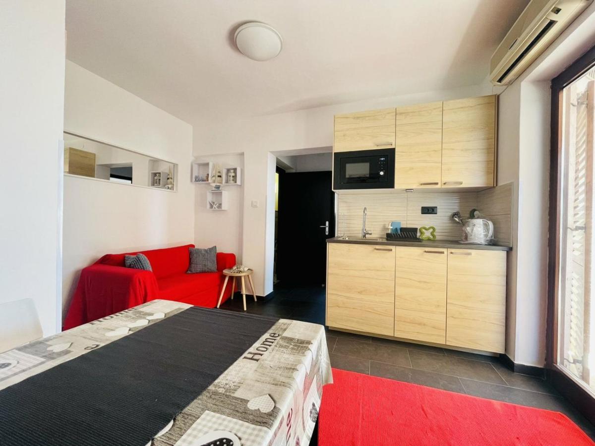 Vila Beleca Krk - Apartments Rest & Sea Krk Town Exterior photo