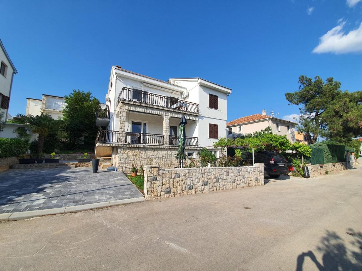Vila Beleca Krk - Apartments Rest & Sea Krk Town Exterior photo